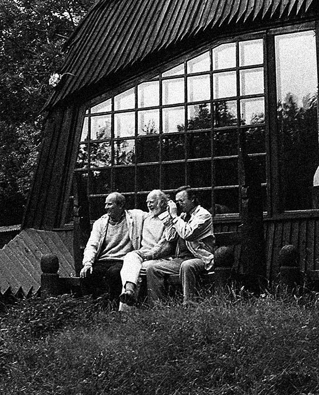 Száz éve született